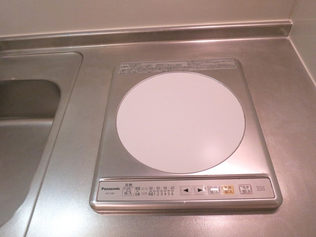 Ｋハイムのキッチン|ＩＨコンロ完備なので料理もはかどりますね!