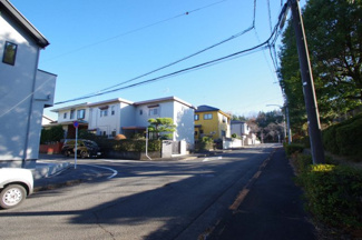 【前面道路含む現地写真】
