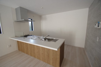 【外観】 | 【仲介手数料無料！！】八王子市鹿島　新築戸建て（全2棟）2号棟　5698万円 | 令和７年11月13日撮影　建築中