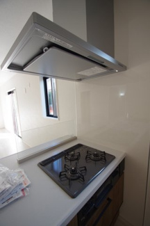 【前面道路含む現地写真】 | 【仲介手数料無料！！】八王子市鹿島　新築戸建て（全2棟）2号棟　5698万円 | 令和７年11月13日撮影　建築中