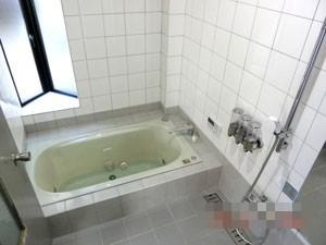 高知市一宮中町２丁目　中古戸建の浴室