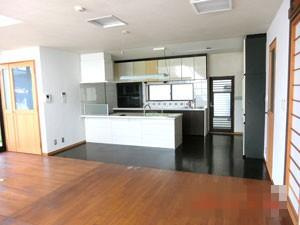 高知市一宮中町２丁目　中古戸建の居間・リビング