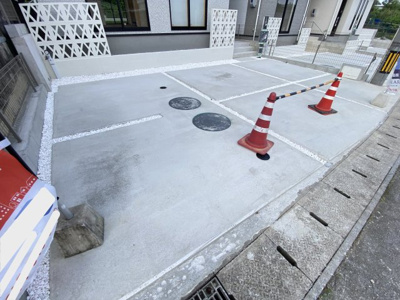 【駐車場】 | 八重瀬町安里（全3棟）B号棟 | ※同仕様写真です