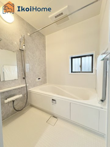 明石市二見町東二見全5棟B号棟　新築戸建の浴室|【ホームページに現地動画掲載中】●年中無休：当日予約可●小窓があり換気良好！清潔な空間を保てます