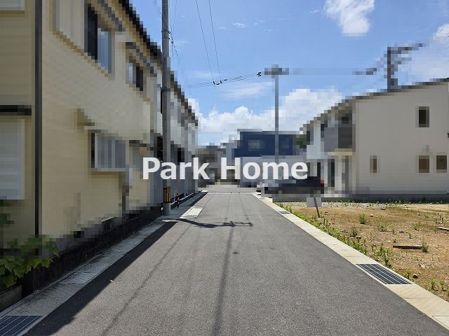 高知市薊野東町 3号地 -建築条件付き-売土地の前面道路含む現地写真