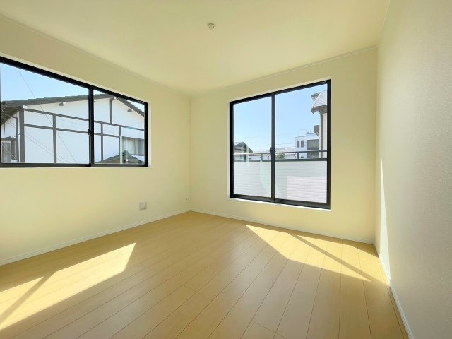 吉川市平沼1丁目　新築戸建　全2棟　A号棟の洋室|同施工会社の参考写真になります。