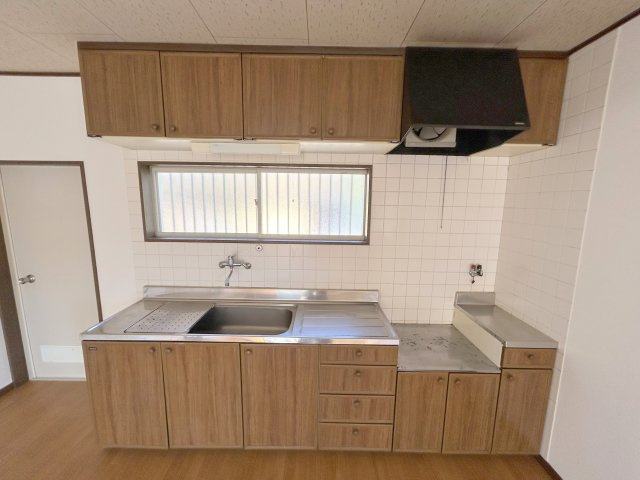 三郷町立野南3丁目戸建のキッチン