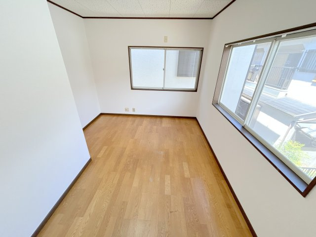 三郷町立野南3丁目戸建の洋室