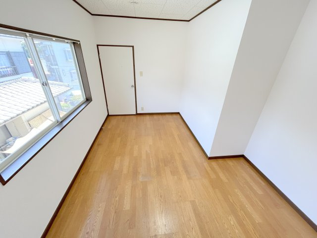 三郷町立野南3丁目戸建の洋室