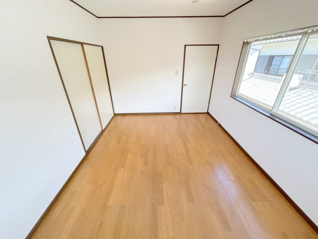 三郷町立野南3丁目戸建の洋室
