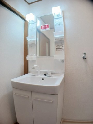 【洗面所】 | 明山 | 明るい洗面所です