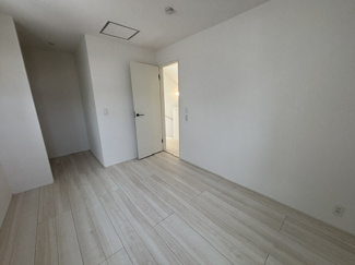【洋室】 | 明石市松が丘3丁目　新築戸建1号棟　仲介手数料無料！ | 落ち着いた色調の洋室です