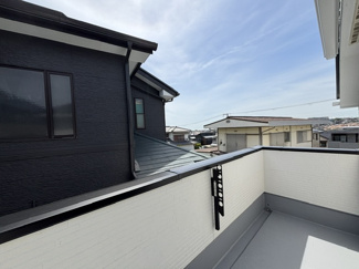 【バルコニー】 | 明石市松が丘3丁目　新築戸建1号棟　仲介手数料無料！ | 陽当たり良好なバルコニーです