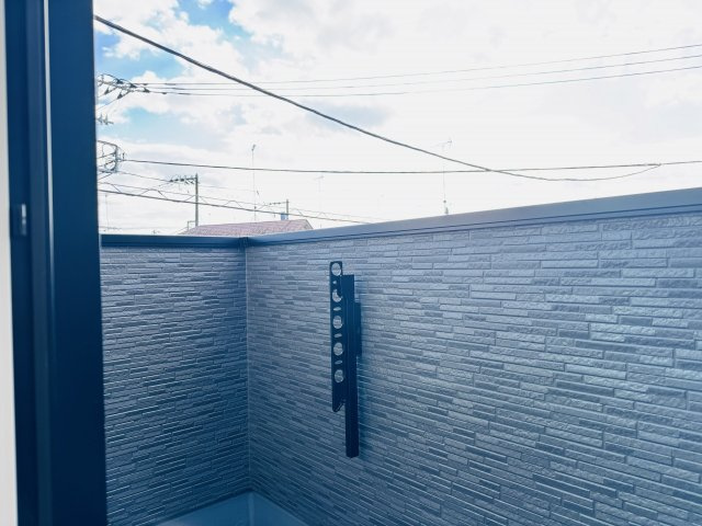 八王子市　川口町　新築一戸建て　２３ー３期のバルコニー|～陽当たりの良いバルコニー　洗濯物がよく乾きそうです～