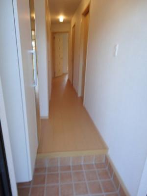 【玄関】 | ラ・トゥール・フェリシア | 明るい玄関です