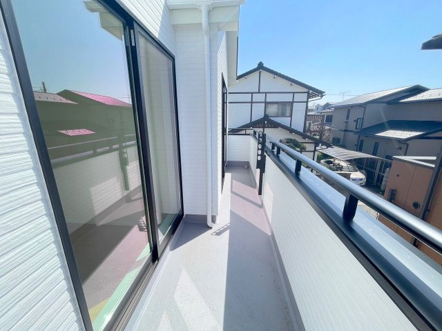 吉川市平沼1丁目　新築戸建　全2棟　B号棟のバルコニー|同施工会社の参考写真になります。