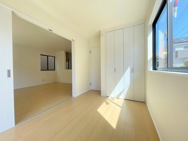 吉川市平沼1丁目　新築戸建　全2棟　B号棟の洋室|同施工会社の参考写真になります。