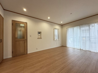 【居間・リビング】 | 練馬区西大泉一丁目戸建