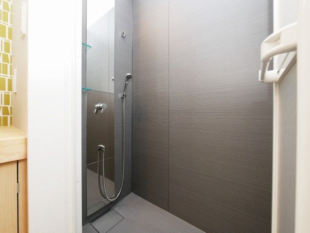 リエゾンコート弁天町のシャワールーム