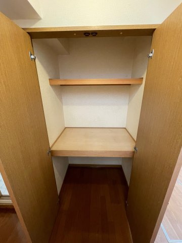 エイトピア成田東 101号室の収納