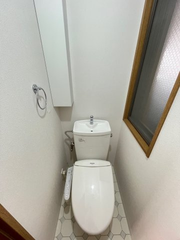 エイトピア成田東 101号室のトイレ