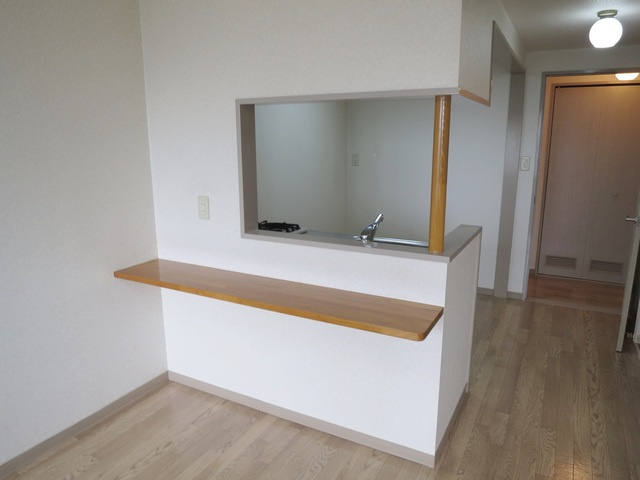 三家第２ビルの内装|カウンターもあるんです♪