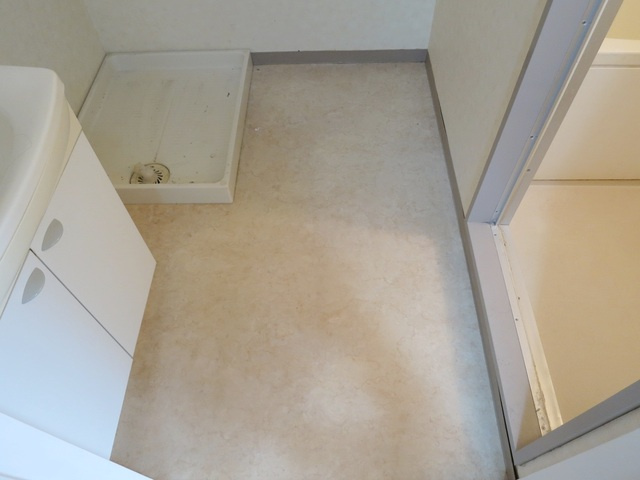 三家第２ビルの内装|脱衣スペースです♪