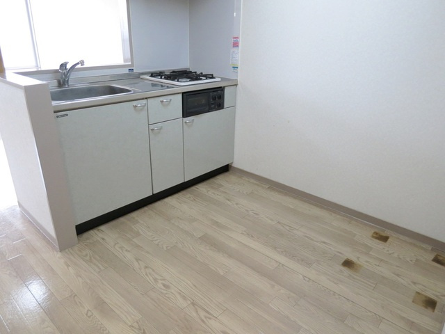 三家第２ビルの内装|キッチンスペースです♪