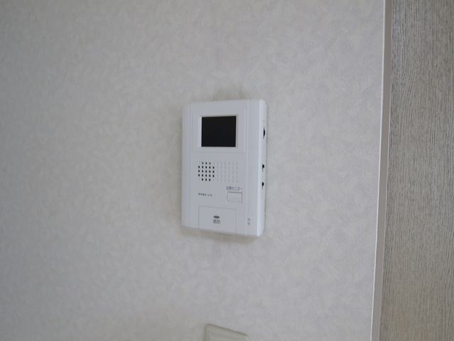 三家第２ビルの内装|モニター付きインターホンです♪