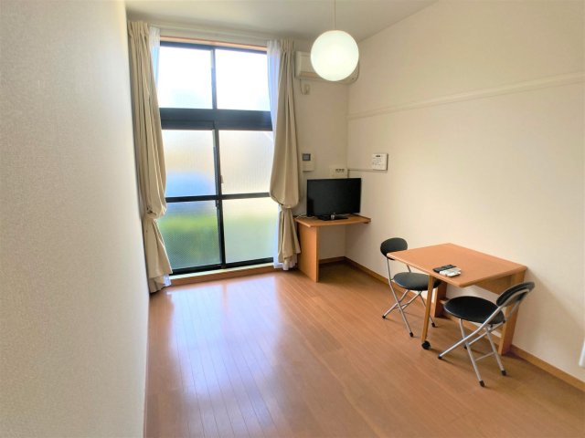 【居間・リビング】 | 設備・仕様は号室により異なる為、現況を優先致します。