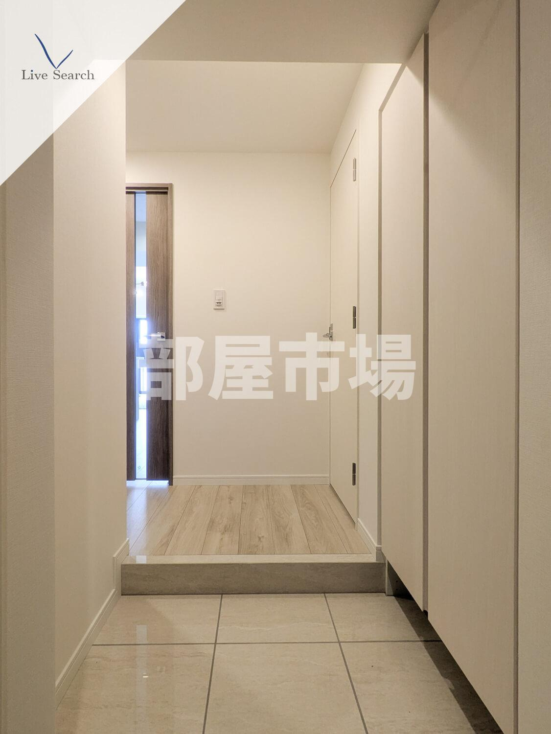 アジールコート町屋の玄関