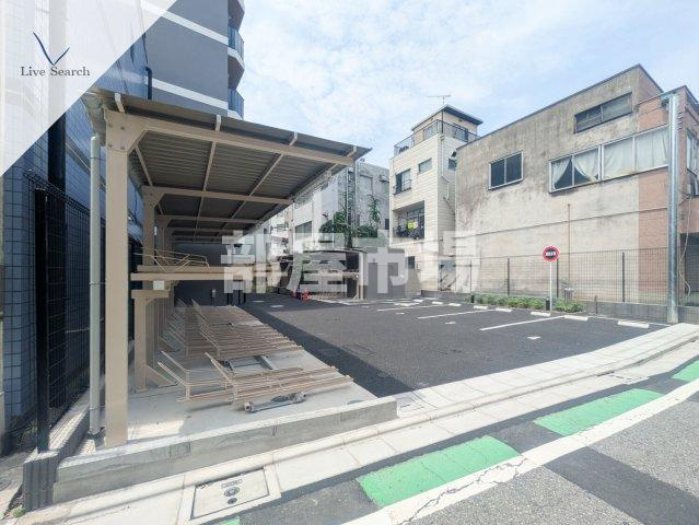 アジールコート町屋の駐車場