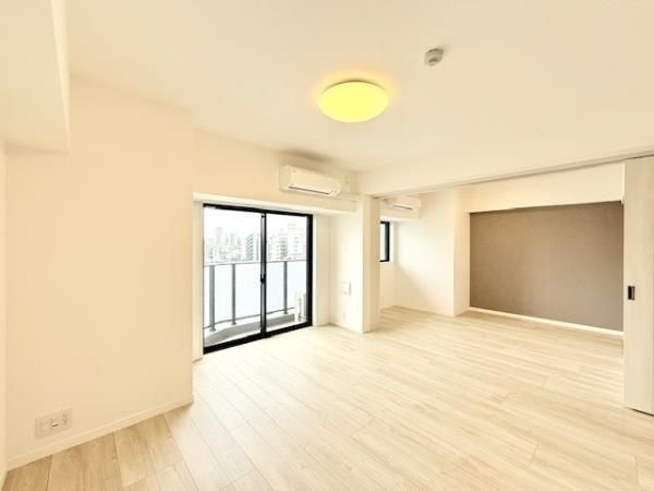 アジールコート町屋の居間・リビング