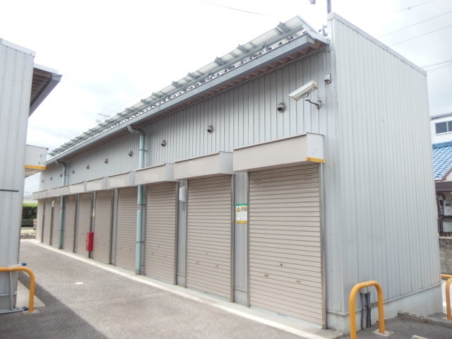 岡崎市東大友町字松花の倉庫の外観