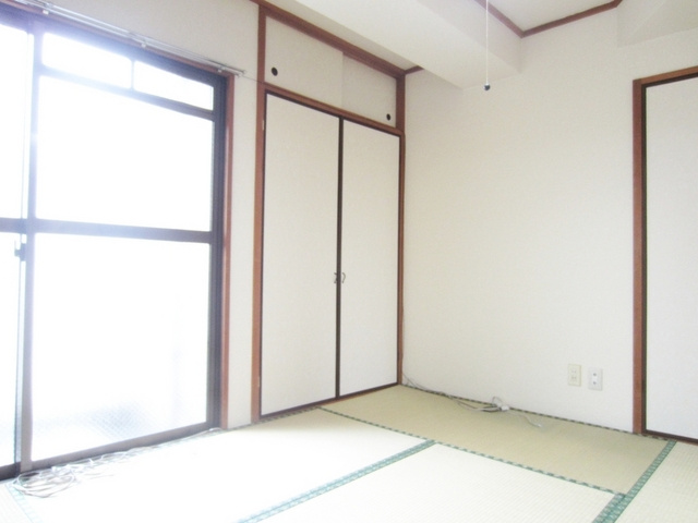 なり駒第３ビルの居間・リビング|居室内、陽当たり良好です！