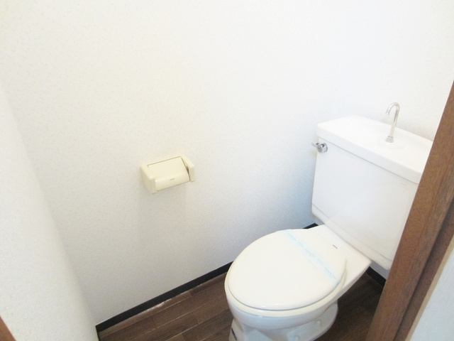 なり駒第３ビルのトイレ|トイレは独立していて綺麗です！