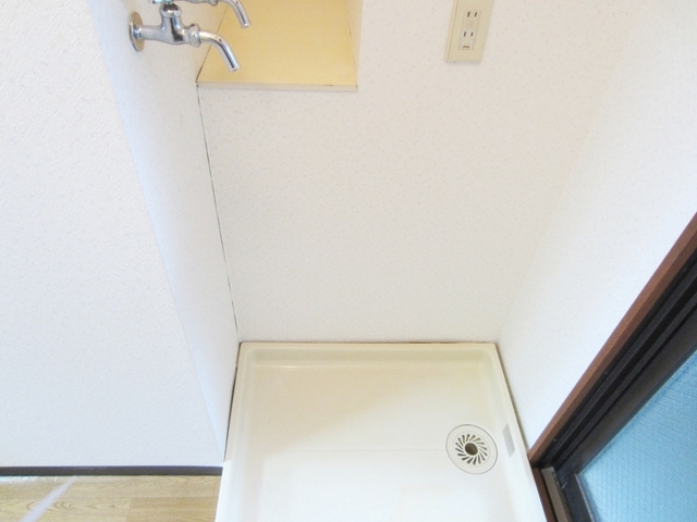 なり駒第３ビルの内装|室内に洗濯機置場があるので冬場でも寒くありません！