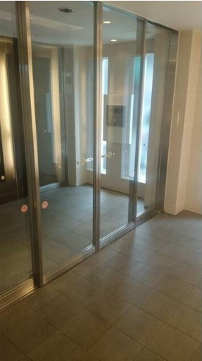 ラクラス幡ヶ谷のエントランス