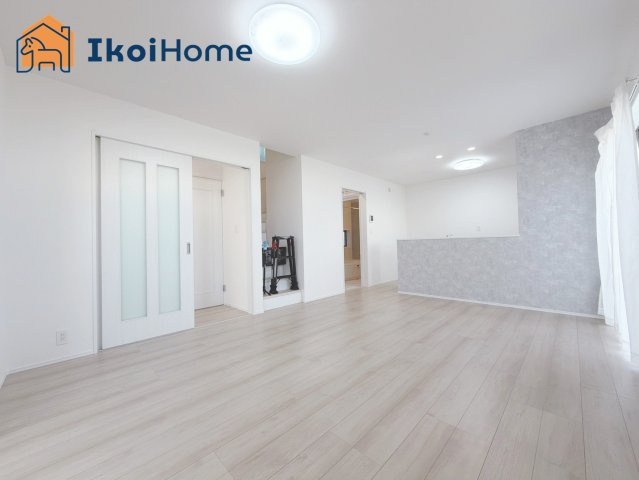 明石市二見町東二見全5棟Ｄ号棟　新築戸建のキッチン|◆同社施工例◆人気の対面式のキッチン♪調理スペースもゆったり！使いやすいです！