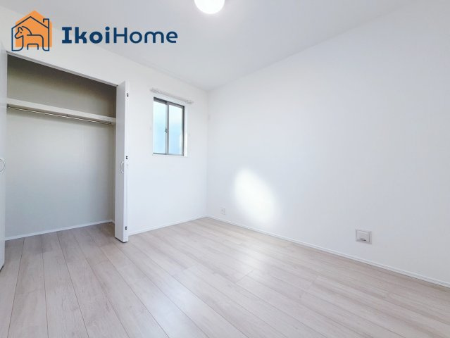 明石市二見町東二見全5棟Ｄ号棟　新築戸建の子供部屋|◆同社施工例◆全居室ペアガラス標準装備。一般の窓ガラスの２倍の断熱効果がございます。