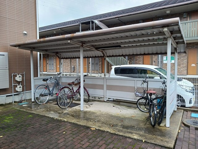 ヴィラプラシードのその他共用部分|屋根付きの駐輪場が利用できます★