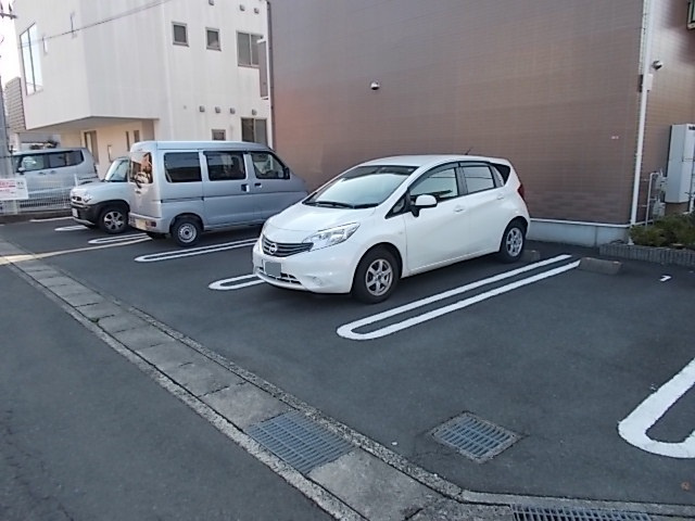 ヴィラプラシードの駐車場|敷地内駐車場になります◎