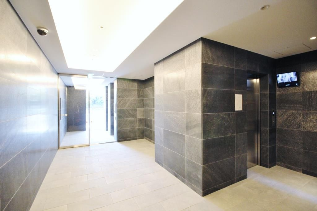 イート　アパートメント　ヴェリタスのロビー