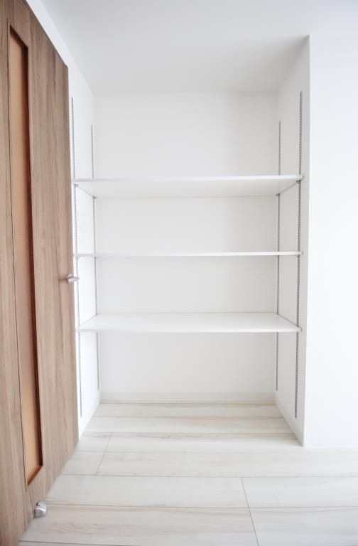 イート　アパートメント　ヴェリタスの収納