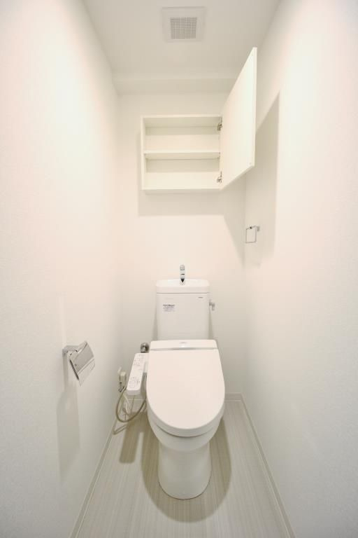 イート　アパートメント　ヴェリタスのトイレ