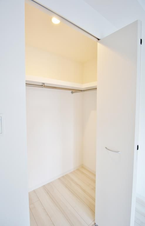 イート　アパートメント　ヴェリタスの収納|ウォークインクローゼット