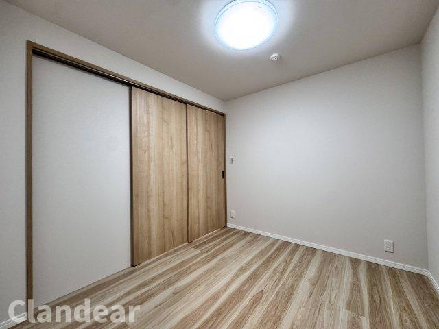マンション第八松戸の洋室|ドキドキの新生活も、安心してスタート。ぴったりの住まいを見つけませんか？クランディアが一緒に住まい選びをサポートします‼　まずは、お気軽にお問合せください　＃クランディア