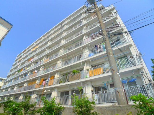 マンション第八松戸の外観|お客さまが安心して物件探しをできる空間を目指しています！安心・信頼がモットーのお住まいの情報館『クランディア』へ！