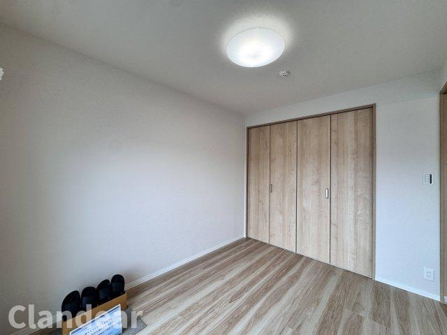 マンション第八松戸の洋室|ドキドキの新生活も、安心してスタート。ぴったりの住まいを見つけませんか？クランディアが一緒に住まい選びをサポートします‼　まずは、お気軽にお問合せください　＃クランディア