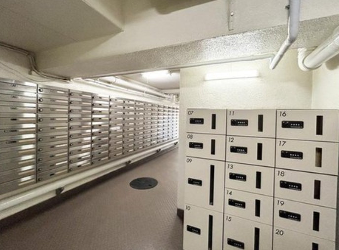 マンション第八松戸の設備|留守中の荷物の受け取りも心配ありません。宅配ボックス完備♪